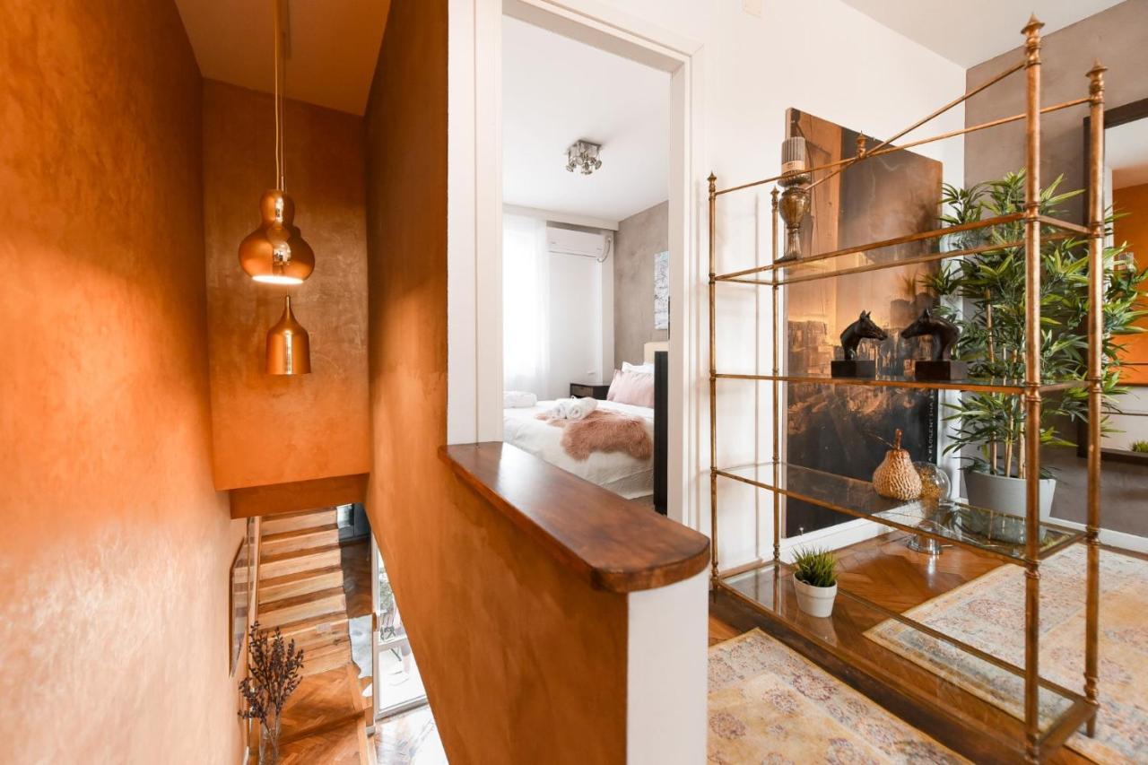 Spectacular Views & Modern Comfort: Your Dream Duplex In Central *
