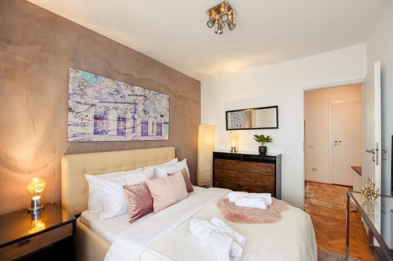 Spectacular Views & Modern Comfort: Your Dream Duplex In Central Apartment *